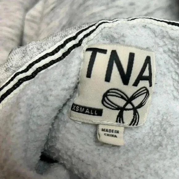 Aritzia - TNA Zip Up - Picture 5 of 6